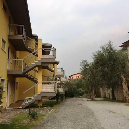 Sander House Apartman *