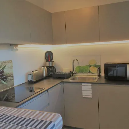 Sander House Apartment *