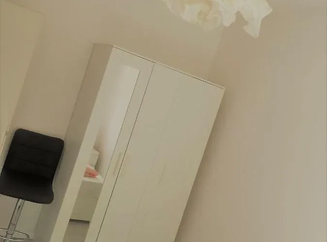 דירה Sander House *